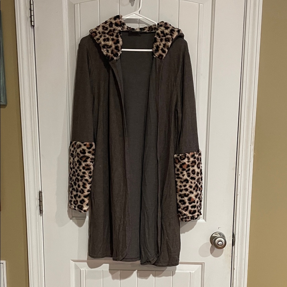 LTX sportswear Large Leopard Accent Hooded Cardigan brown tshirt material NWOT